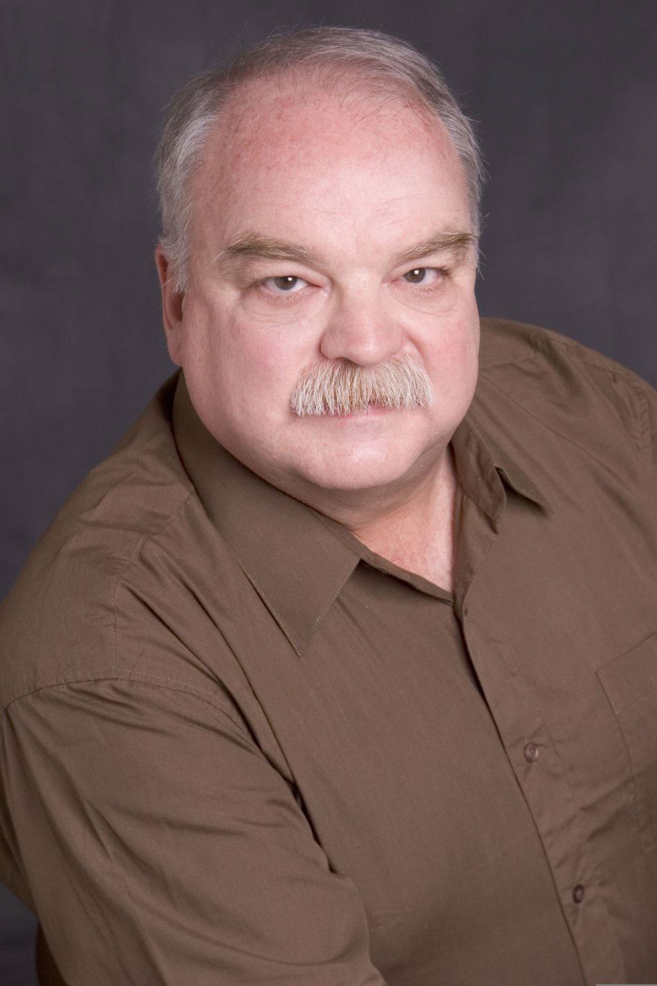 Richard Riehle headshot